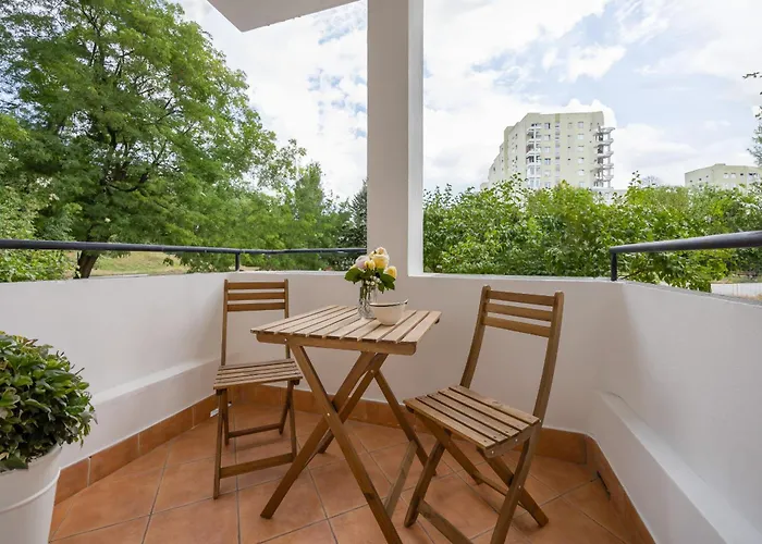 Elegancki Apartament W Warszawie Z Balkonem I Wanna By Rent Like Home